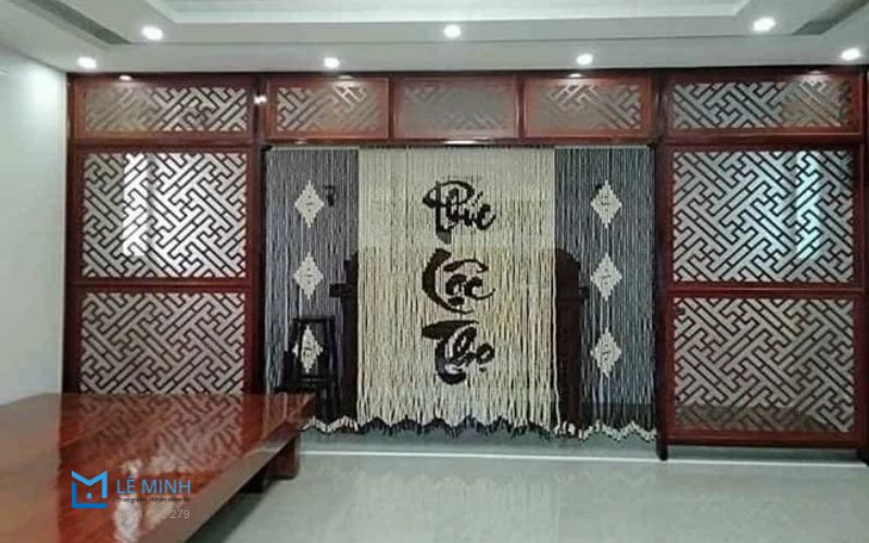 Cách chọn rèm hạt gỗ bàn thờ đẹp và hợp phong thủy mang lại không gian thờ trang nghiêm