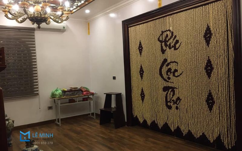 Mẫu rèm hạt gỗ đẹp cho phòng thờ được ưa chuộng năm 2025 hợp phong thủy