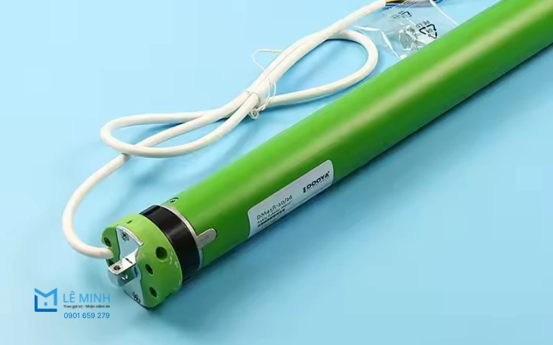 Cập nhật giá động cơ rèm cuốn 2025 mới nhất. So sánh motor Dooya, Somfy, A-OK và cách chọn motor phù hợp cho rèm cuốn, rèm vải, rèm thông minh.
