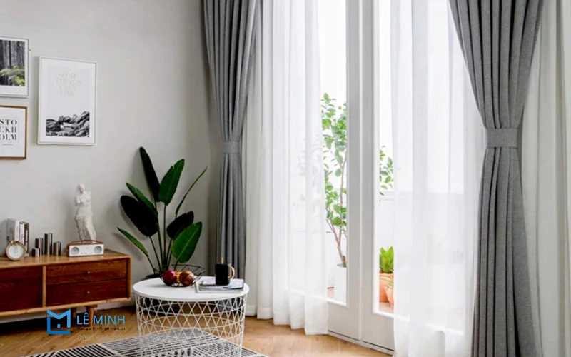 Rèm tự động nhập khẩu cao cấp với thiết kế thông minh, sang trọng, vận hành êm và phù hợp mọi không gian.