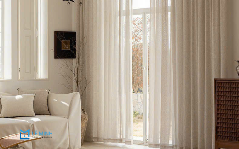 Khám phá top mẫu rèm vải voan cao cấp đẹp nhất 2025. Gợi ý các mẫu rèm voan trắng tinh tế, địa chỉ mua vải voan may rèm uy tín và xu hướng mới nhất.