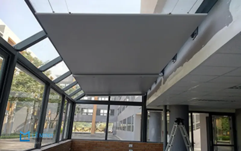 Tính năng hiện đại, dễ dàng điều khiển - Rèm trần tự động là gì?