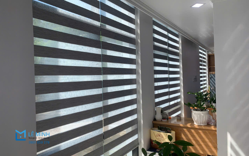 Những lưu ý khi mua rèm cầu vồng tự động