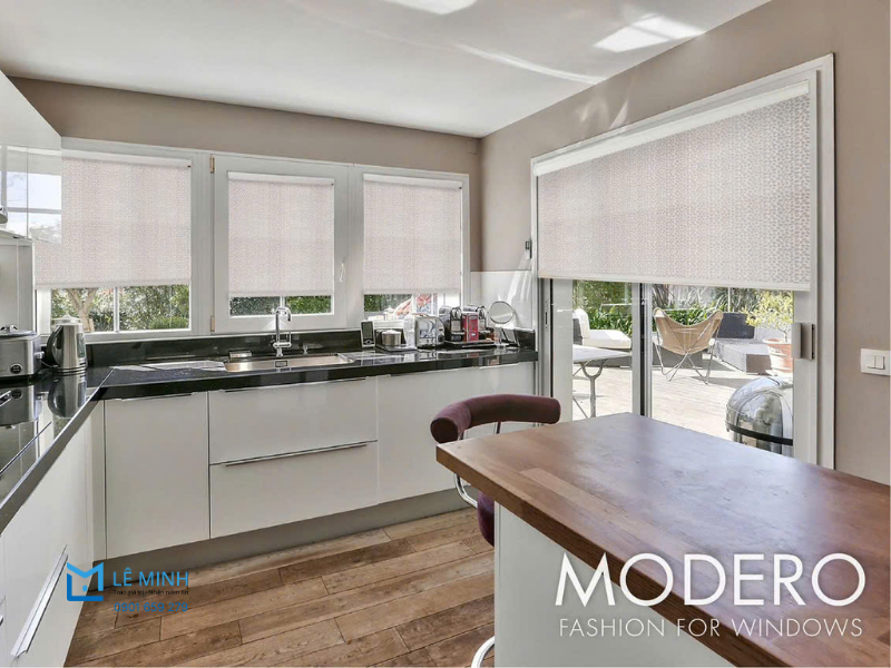 Thi công lắp đặt rèm cuốn Star Blinds chuyên nghiệp tại Rèm Cửa Lê Minh