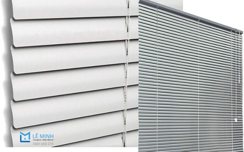 Rèm sáo nhôm ngoài trời với lá nhôm sơn tĩnh điện chống nắng, chống nước, bền màu theo thời gian.