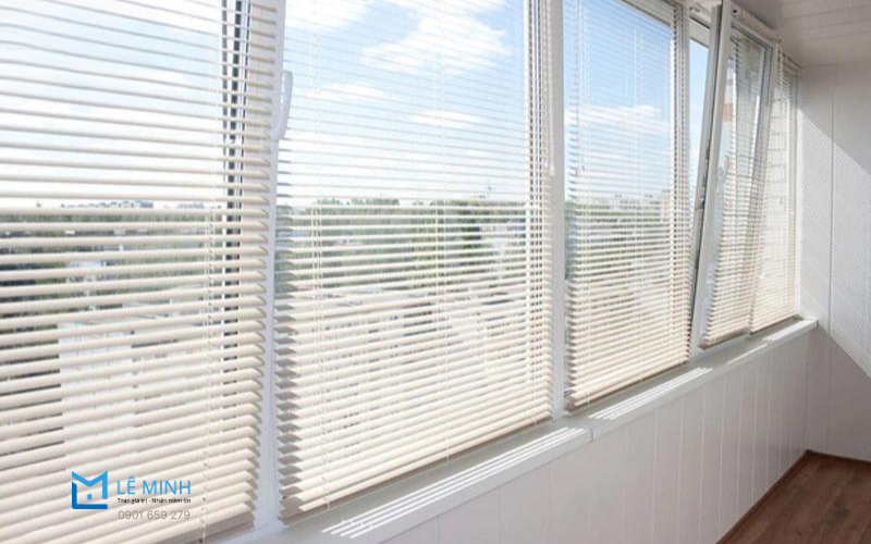 Rèm cửa quận Bình Tân TPHCM đa dạng mẫu mã, may rèm theo yêu cầu, giá rẻ hợp lý. Rèm Cửa Lê Minh tư vấn tận nhà, đo - may - lắp đặt nhanh chóng, kiến tạo không gian.