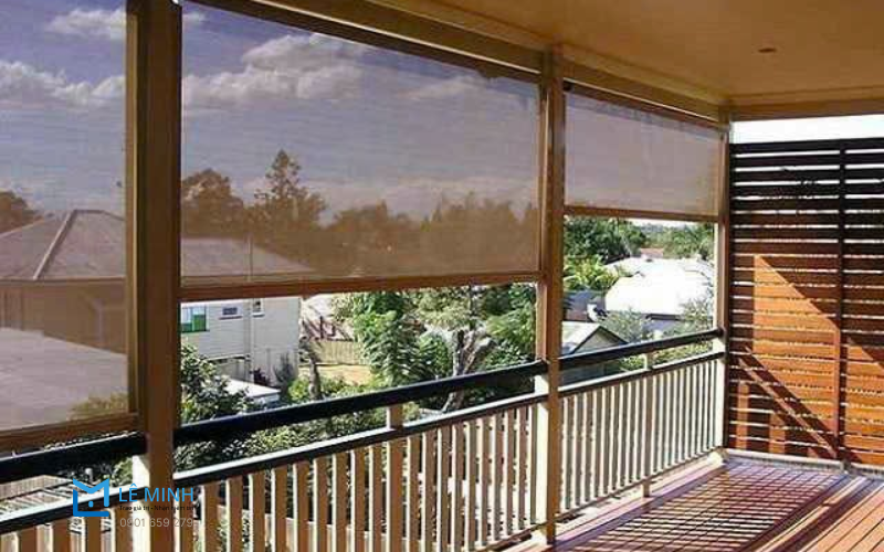 Rèm cuốn cửa kính cho ban công - lựa chọn tối ưu cho nhà phố, chung cư